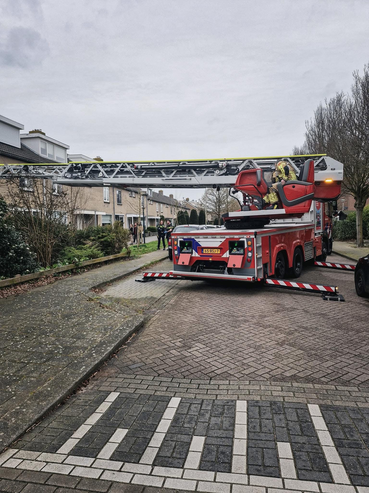 P 2 BDH-01 Ass. Ambu (afhijsen) Meeuwenlaan Noordwijkerhout 161852 161230