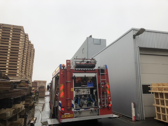 P 1 BDH-02 Gebouwbrand industrie Akervoorderlaan LISSE 161230