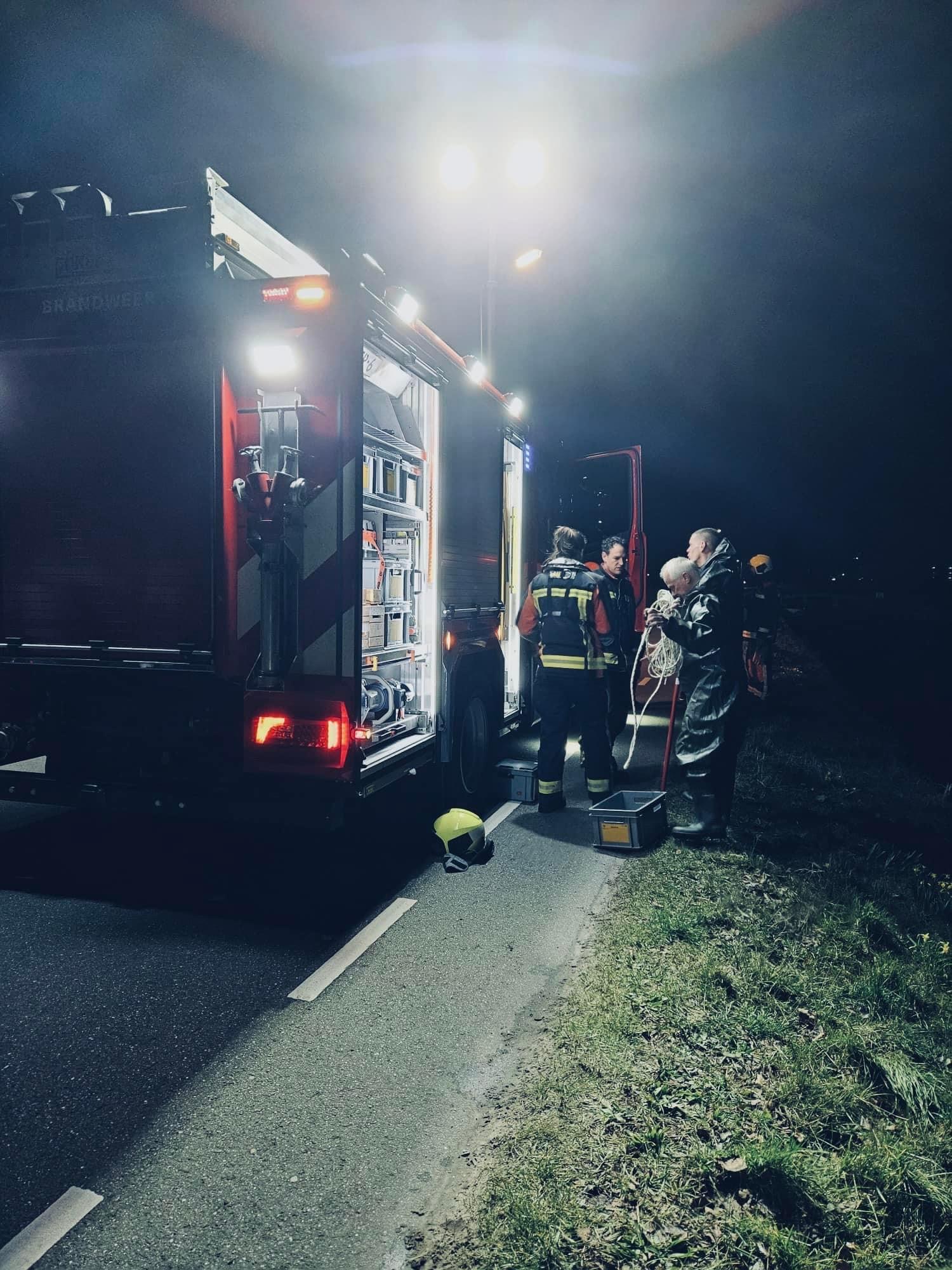 P 1 BDH-04 Persoon te water Prinsenweg Voorhout 164110 161152 169191 161230