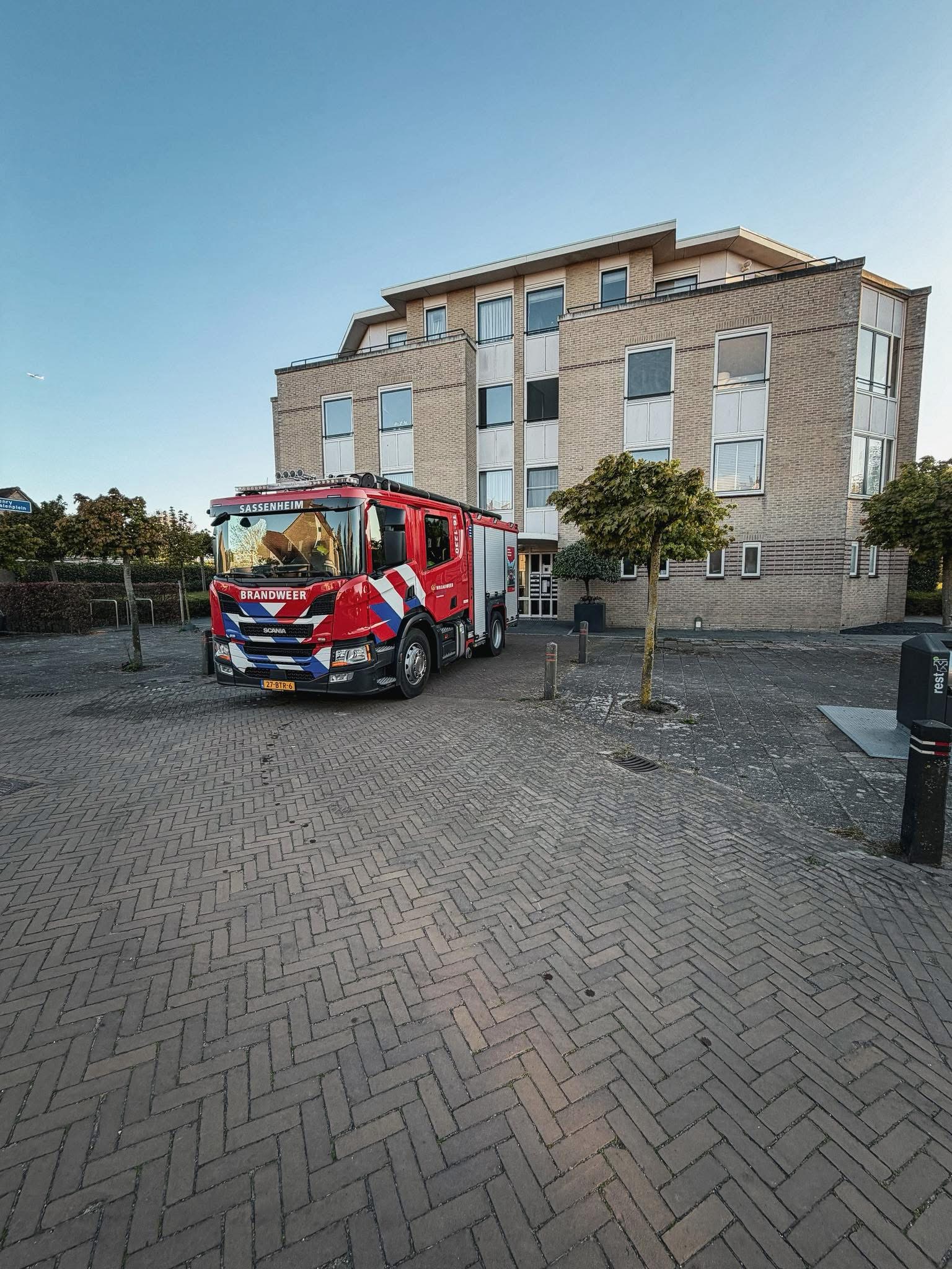 P 2 BDH-01 Liftopsluiting Henry Wijnmalenplein Sassenheim 161230