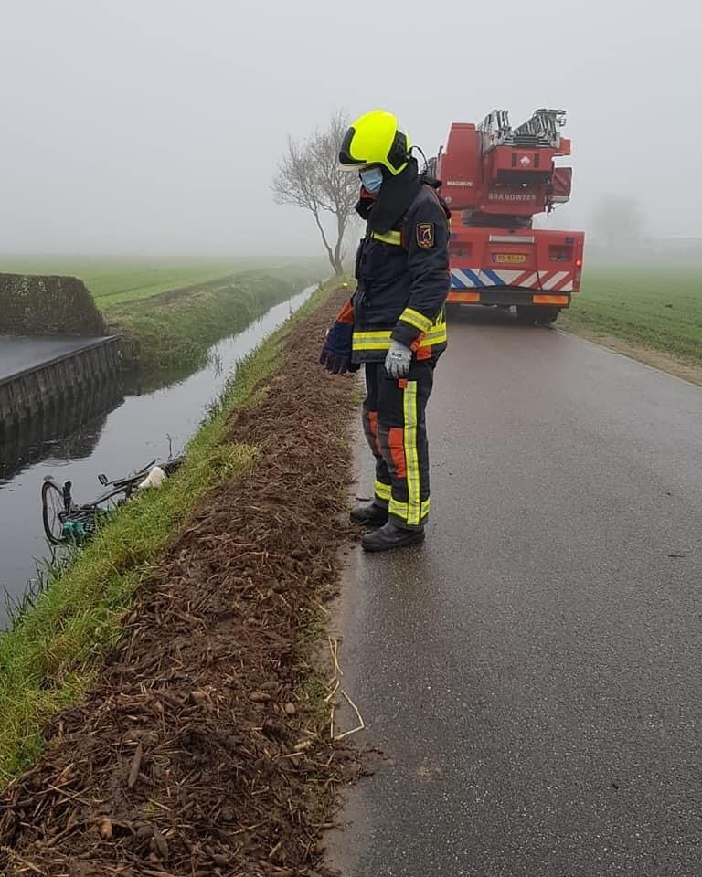 P 1 BDH-03 Persoon te water Oude Herenweg VOORHT 164110 161152 169191 161230